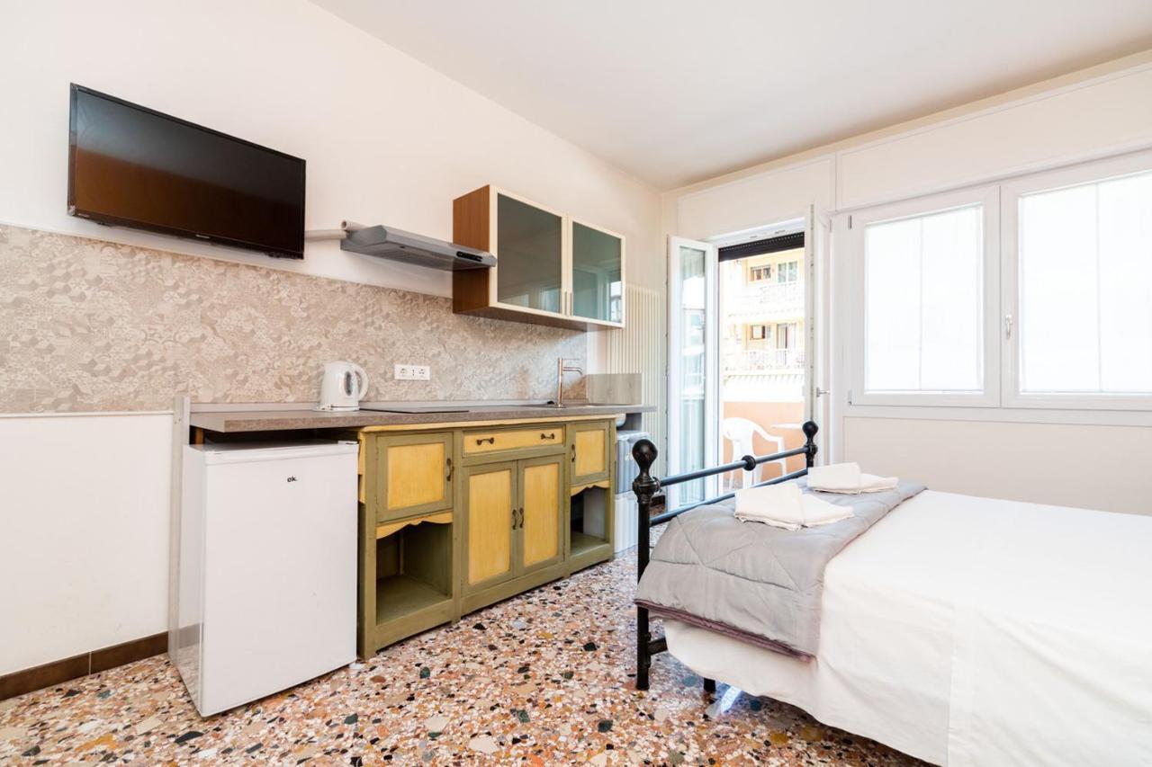 Holistay Suites Venezia Mestre Exterior foto