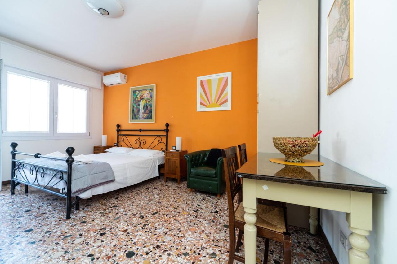 Holistay Suites Venezia Mestre Exterior foto