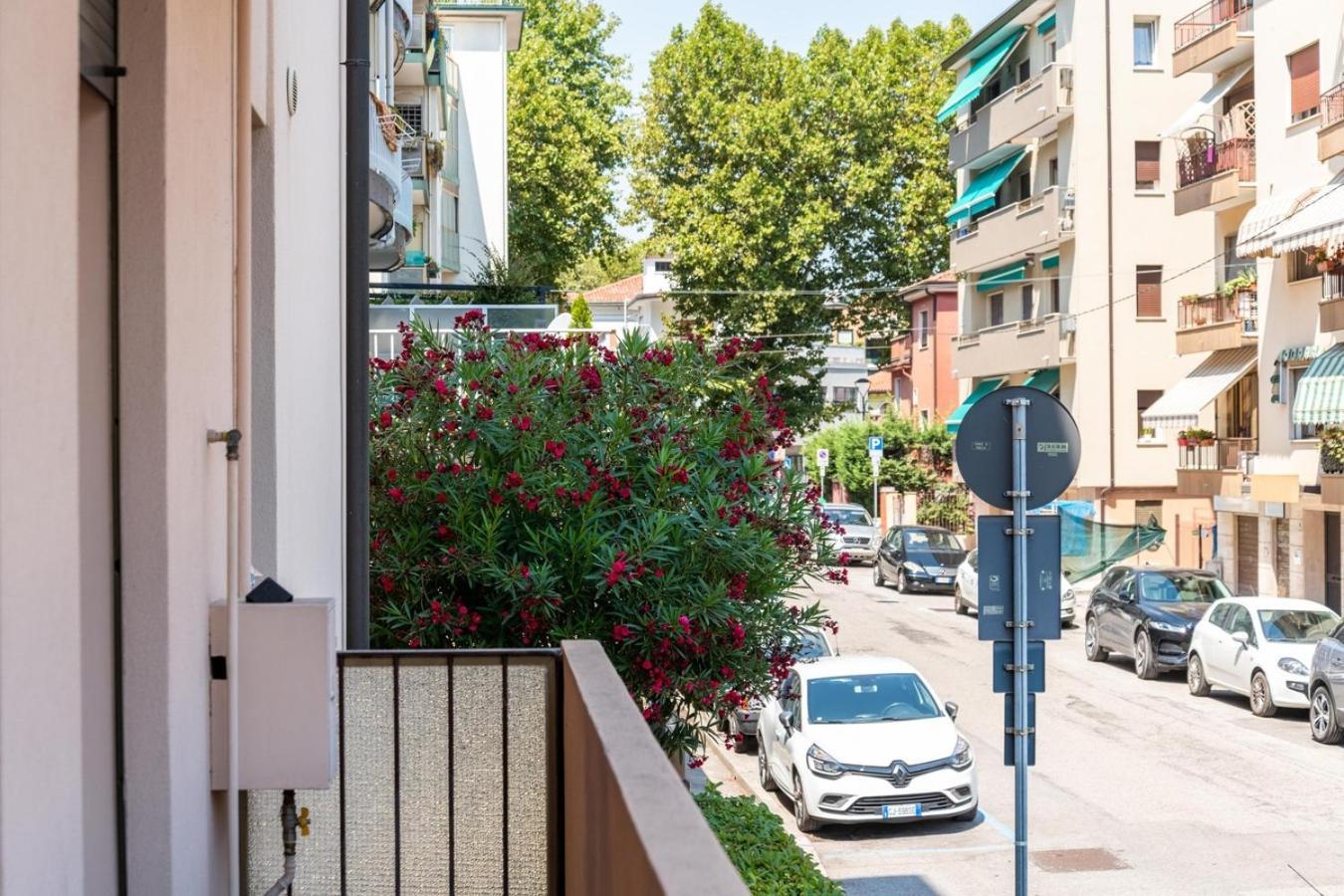 Holistay Suites Venezia Mestre Zimmer foto