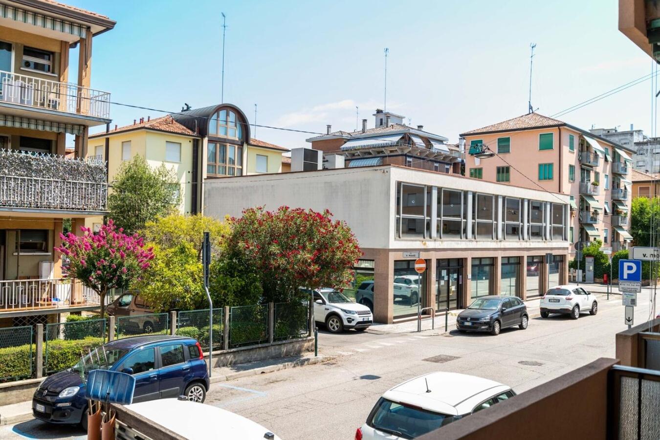Holistay Suites Venezia Mestre Zimmer foto